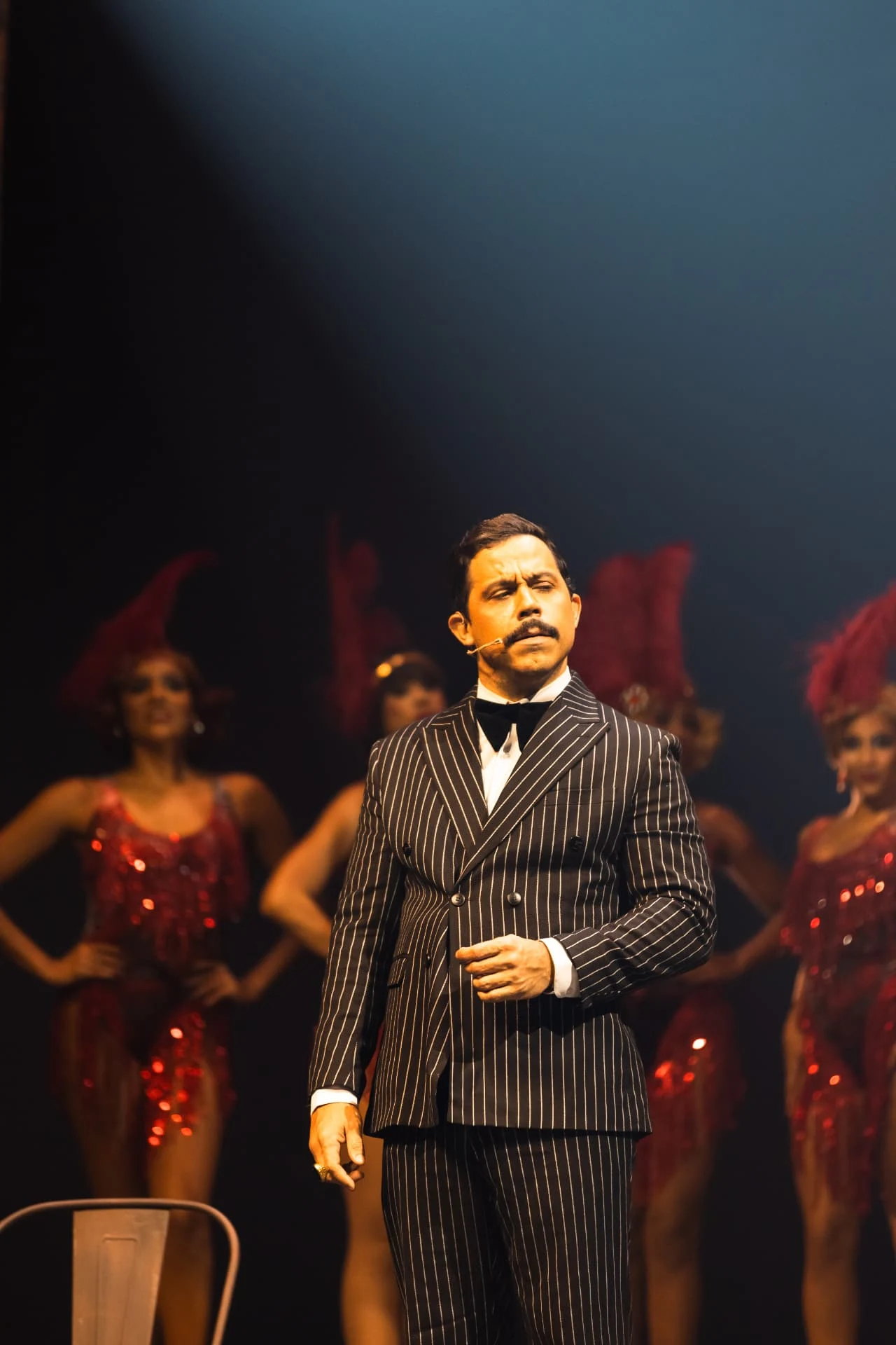 Billy Flynn y el ensamble